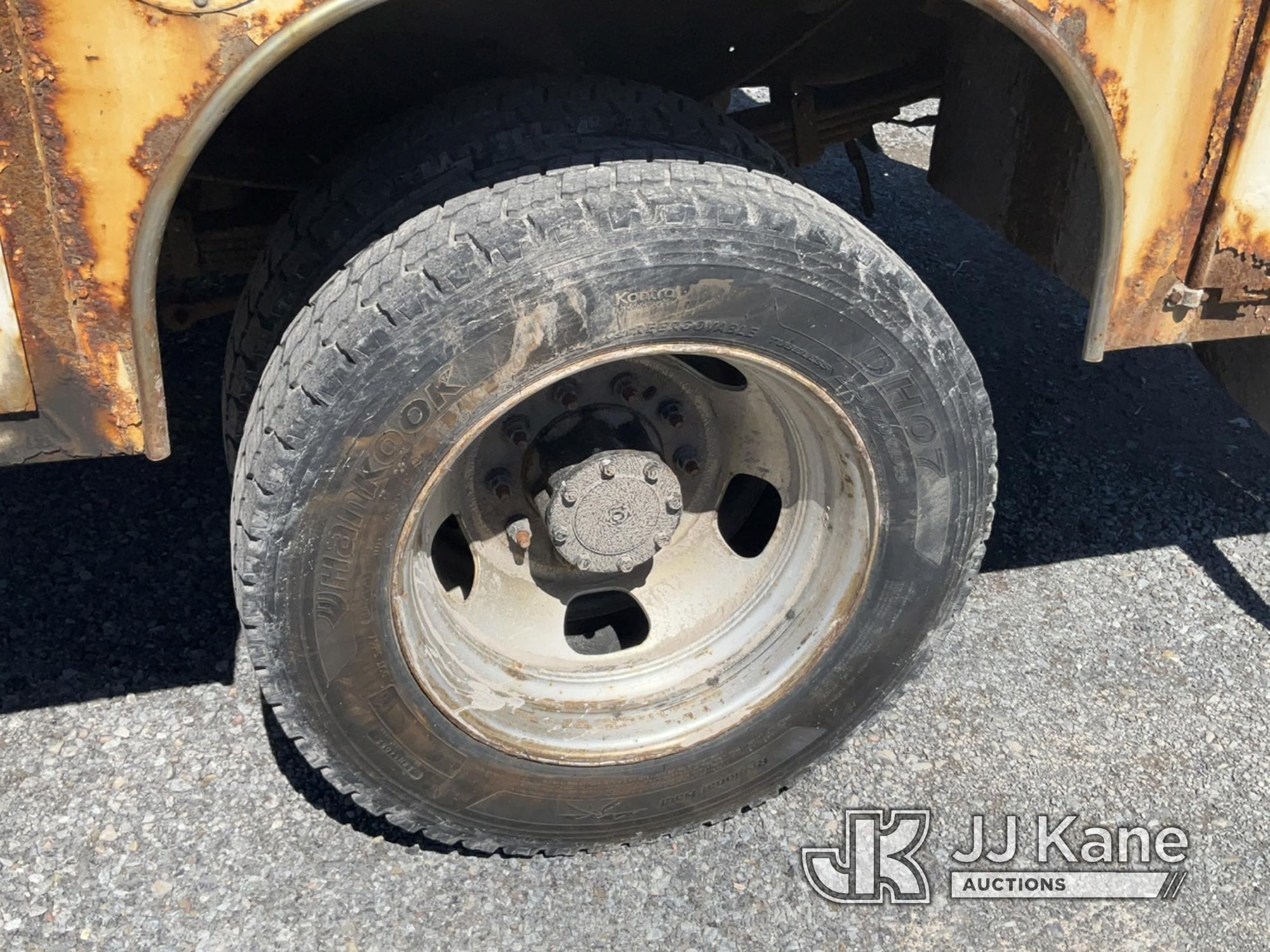 (Rome, NY) 2013 Ford F550 Service Truck Runs & Moves, Seller States: BALL JOINTS, WHEEL BEARINGS, BR