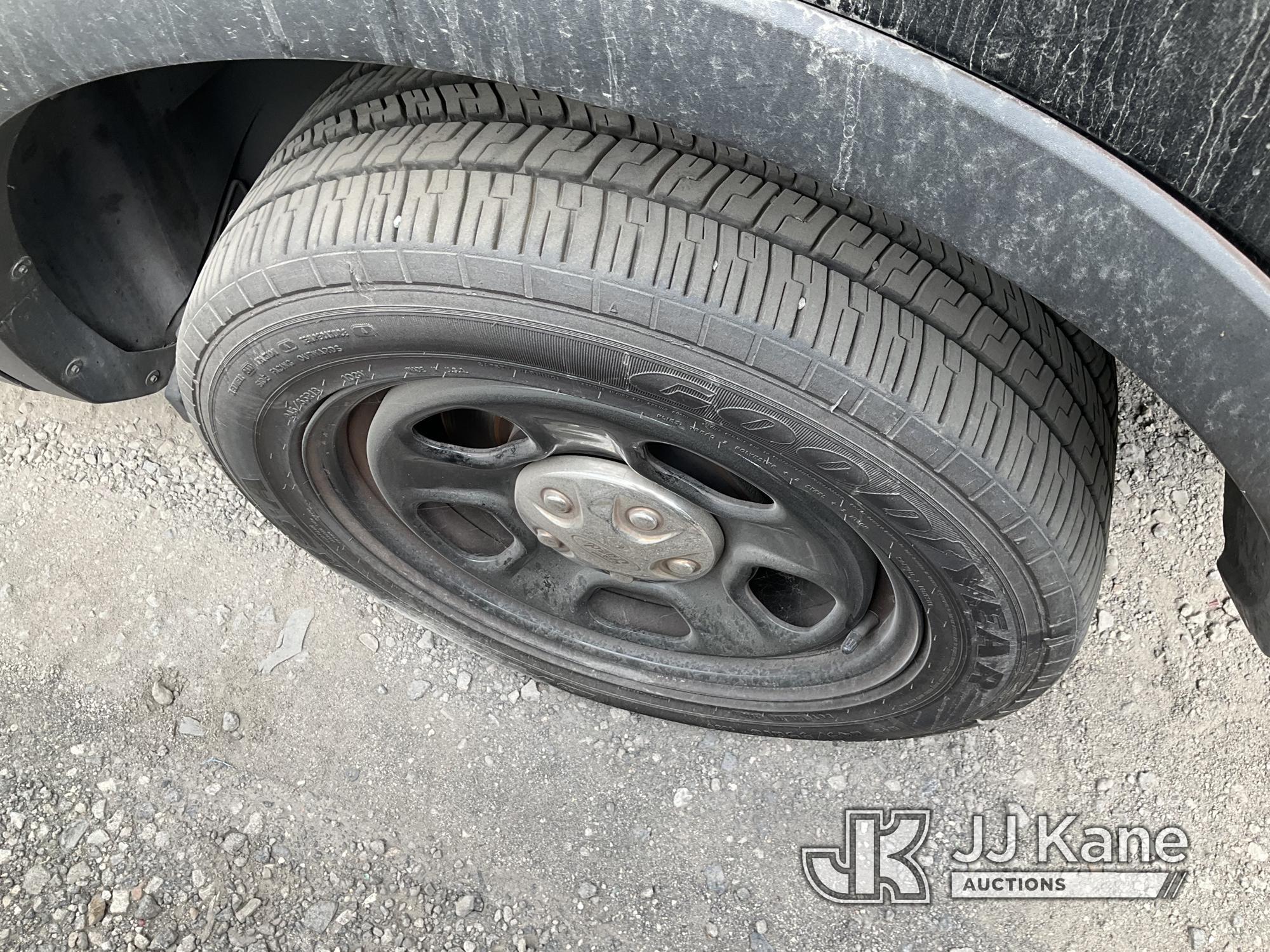 (Jurupa Valley, CA) 2014 Ford Explorer 4-Door Sport Utility Vehicle Not Running , No Key, Wrecked ,