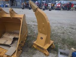 5-01124 (Equip.-Implement misc.)  Seller:Private/Dealer GIYI EXCAVATOR RIPPER TO