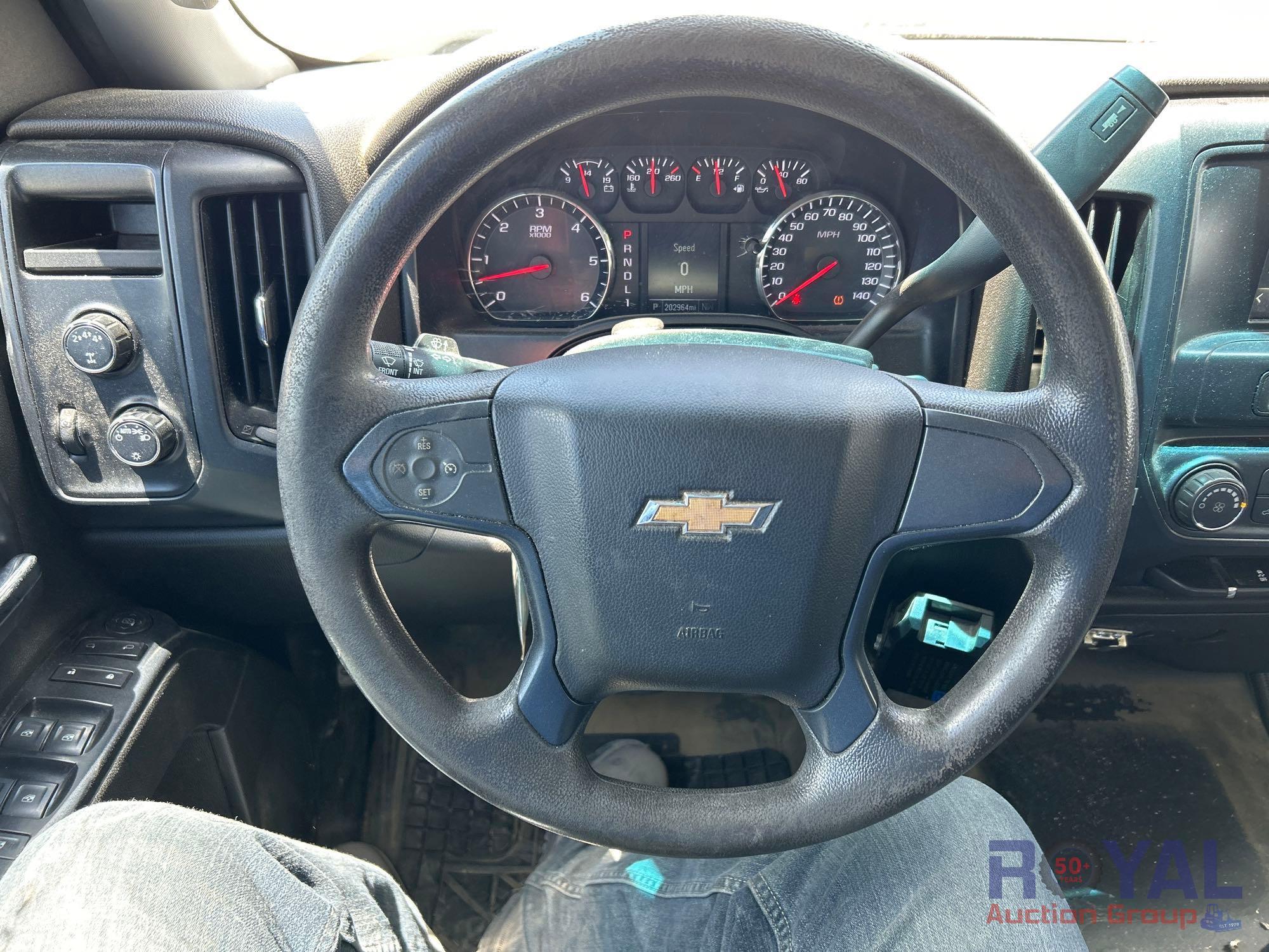 2018 Chevrolet Silverado 2500 HD 4x4 Crew Cab Pickup Truck