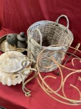 Basket, stand & deco items.