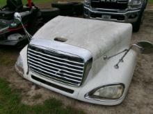 (0576)  FREIGHTLINER HOOD WITH SIDE VIEW MIRRORS