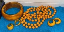 Carmel Bakelite 22" Bead Necklace, Bracelet and 2 Pairs of Earrings- Pin tested