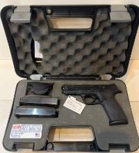 Smith & Wesson M&P 40 cal semi auto 3 clips 40 cal MPN6567 handgun