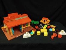 VINTAGE FISHER PRICE WESTERN TOWN TOYHOUSE WITH ACCESSORIES