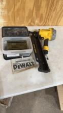 DEWALT DW325PL framing nailer w/nails