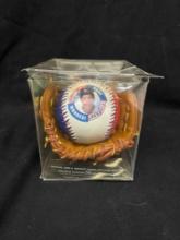 LA Dodgers Raul Mondesi Collector Ball and Mini Glove Fotoball