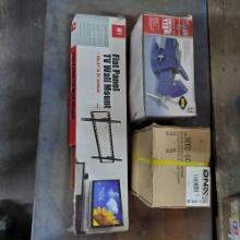 Mercedes Benz trailer hitch Central Forge swivel vise flat pannel TV wall mount all NIB