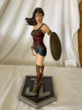Limited Justice League Wonder Woman Statue