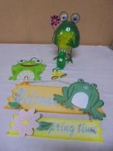 Group of 4 Outdoor Frog Décor Items
