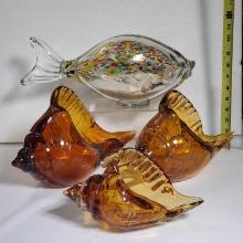 Retro Marine Theme Art Glass - 3 Amber Conch Shells and Glass Fish with Inner Beach