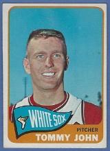 1965 Topps #208 Tommy John 2nd Year Chicago White Sox