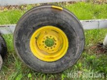 (1) 10.00-16 3-rib tractor tire & wheel