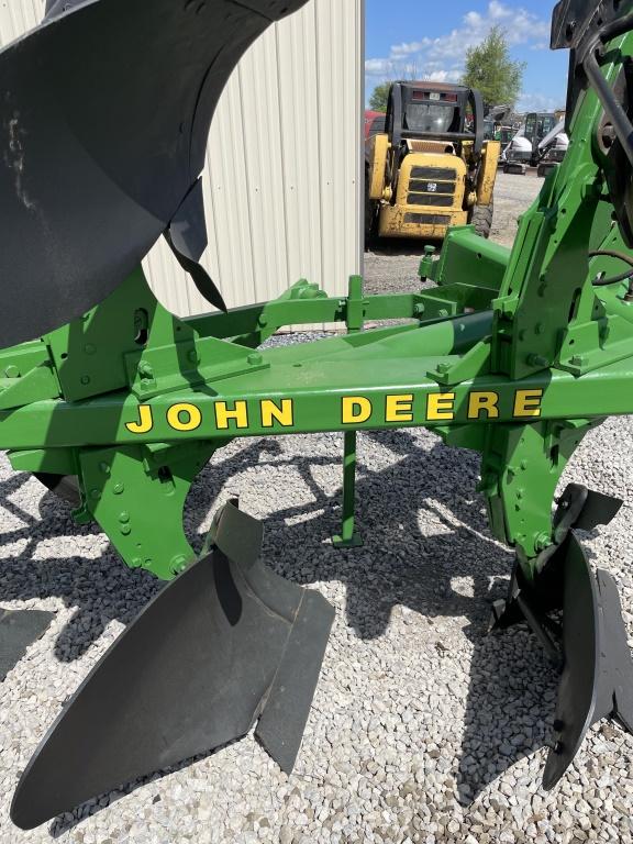 John Deere 4200 Plow