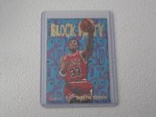 1995 NBA HOOPS SCOTTIE PIPPEN BLOCK PARTY BULLS