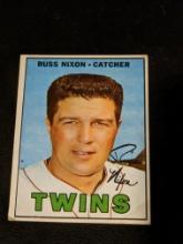 1967 Topps Minnesota Twins Baseball Card #446 Russ Nixon