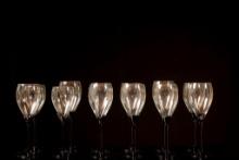 Set of 12 Amaryllis Black-Stemmed Wine Glasses