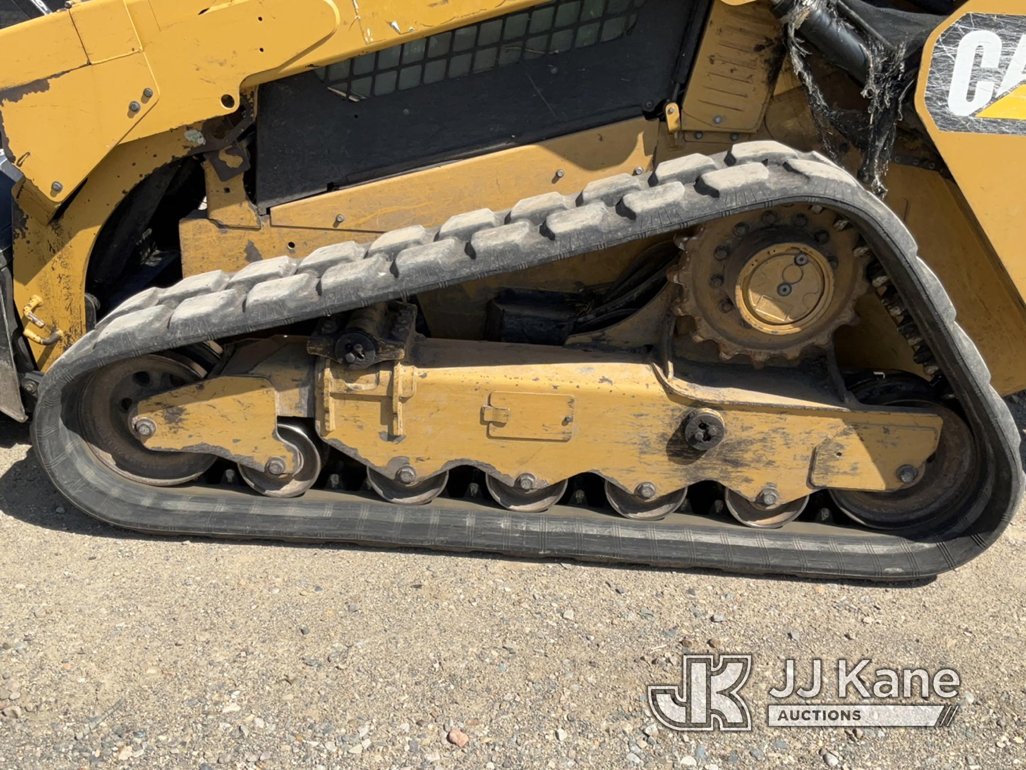 (Charlotte, MI) 2018 Caterpillar 299D Skid Steer Loader Runs, Moves, Loader Operates. Seller States: