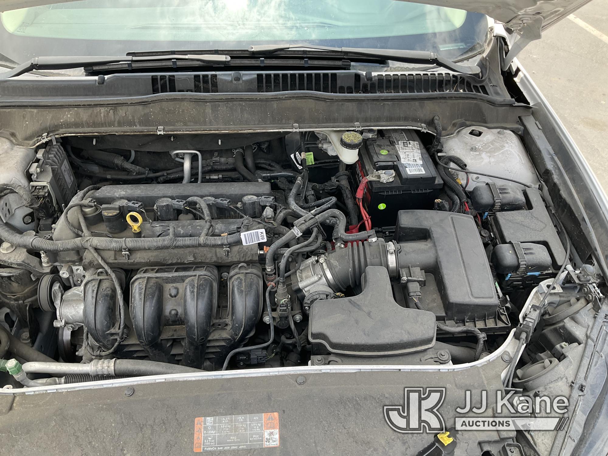 (Jurupa Valley, CA) 2018 Ford Fusion 4-Door Sedan Runs & Moves