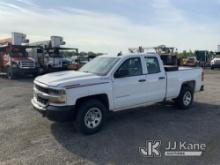 (Ashland, OH) 2018 Chevrolet Silverado 1500 4x4 Extended-Cab Pickup Truck Runs & Moves) (Minor Body