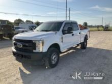 2018 Ford F250 4x4 Crew-Cab Pickup Truck Runs & Moves) (Check Engine Light On,