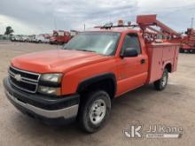 2007 Chevrolet Silverado 2500HD Service Truck Runs & Moves) (Check Engine Light On, Minor Body Damag