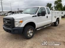 (Shakopee, MN) 2015 Ford F250 4x4 Extended-Cab Service Truck Runs & Moves) (Rear park aid fault, TPM