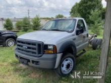2006 Ford F550 Cab & Chassis Not Running, Condition Unknown, Seller States: Fuel Issues