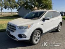 2017 Ford Escape 4x4 4-Door Sport Utility Vehicle Runs & Moves)( Idles Rough)( Check Engine Light On