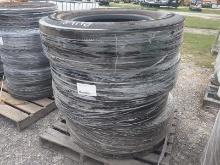 8-04198 (Equip.-Parts & accs.)  Seller:Private/Dealer (4) USED 11R225 TRUCK TIRE