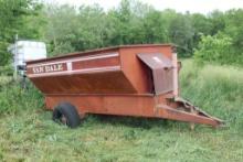 Van Dale Silage Feeder, 540pto, Good Shape, Good Chain and Floor, 12.5L- 15 Tires On Single Axle