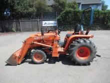 KUBOTA B8200 HST 4X4 TRACTOR