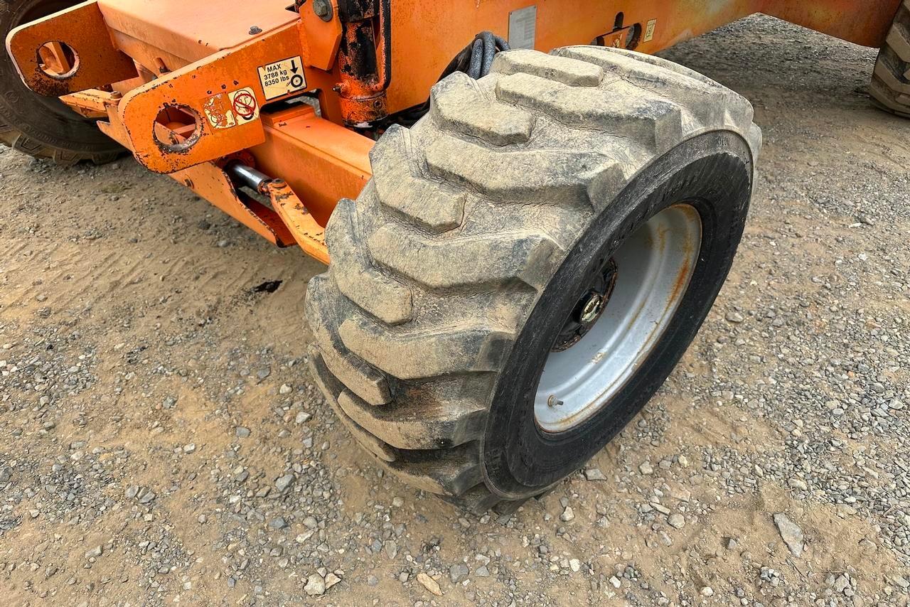 JLG 400S Telescopic Boom Lift