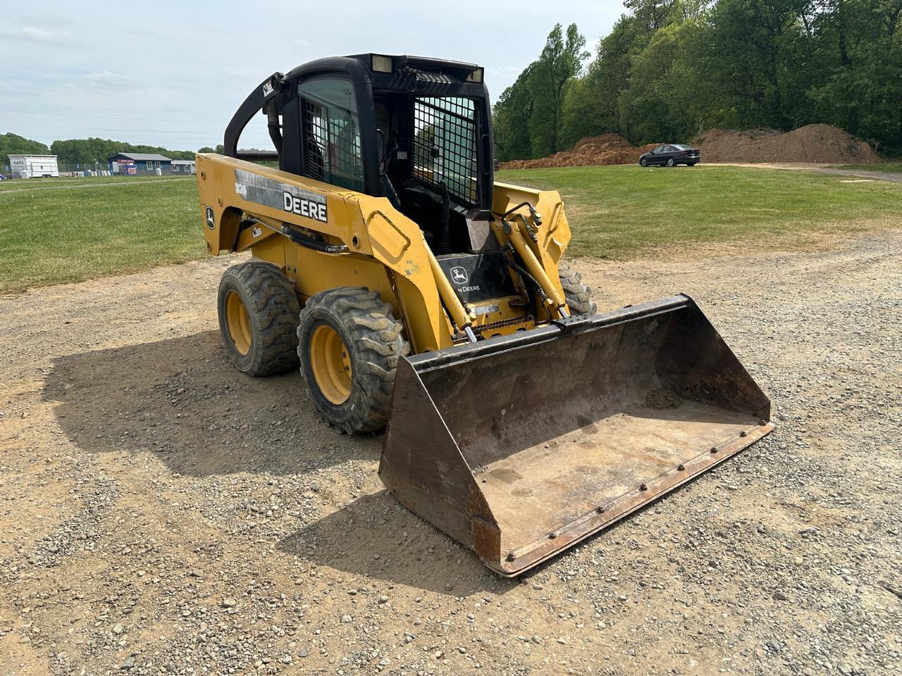 John Deere 325 Skid Steer Loader