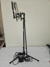 RODE CONDENSER MICROPHONE WITH SM6 SHOCKMOUNT AND
