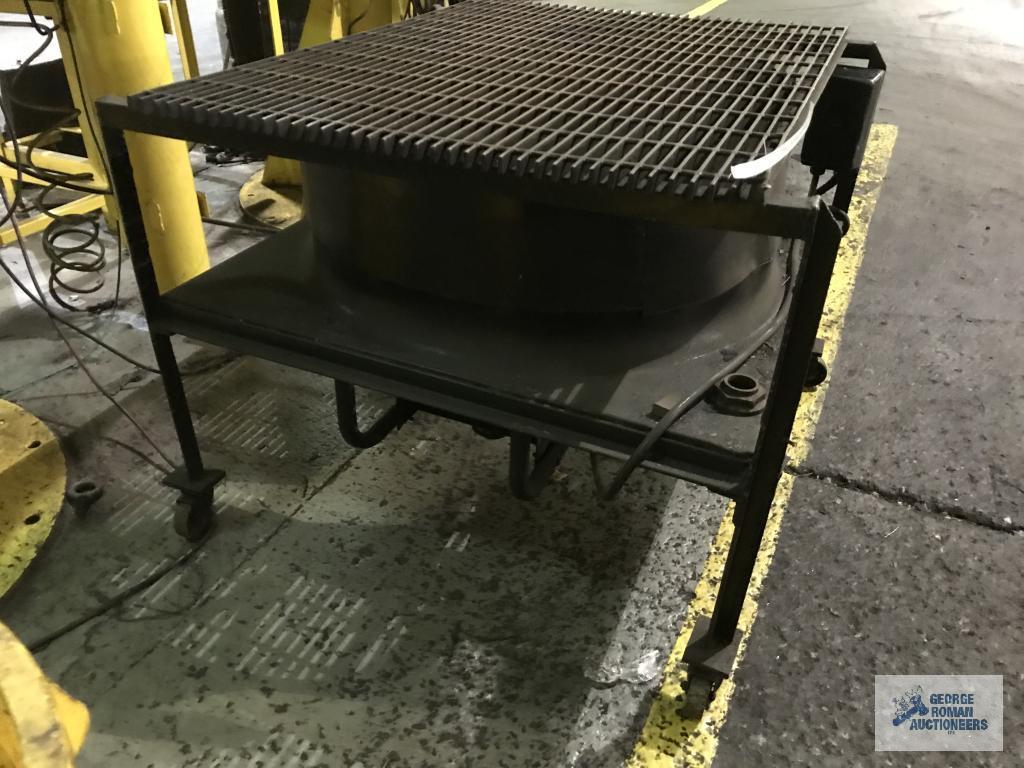 COOLING TABLE WITH FAN