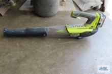 Ryobi 18 volt blower with one battery. no charger