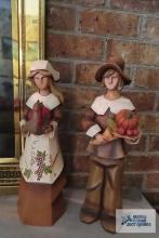 Pair of pilgrim figurines
