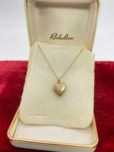 Very Nice vintage 14K gold 16" chain with heart locket