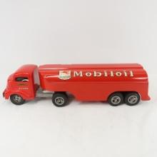 Smith Miller Mobilgas/Mobiloil tanker truck