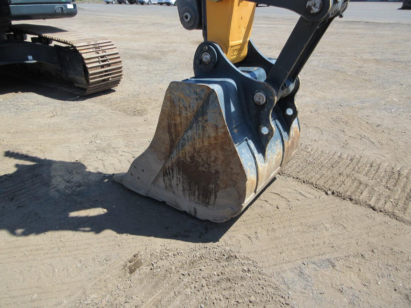 2016 Hyundai HX160L Hydraulic Excavator