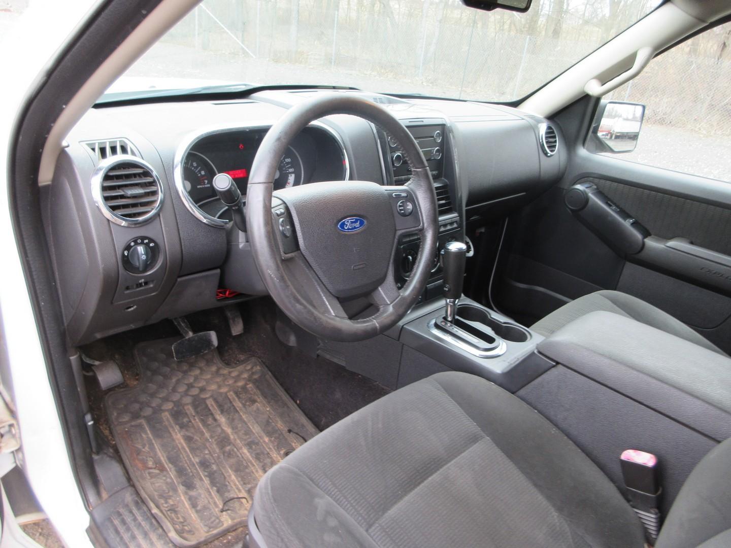 2009 Ford Explorer XLT SUV
