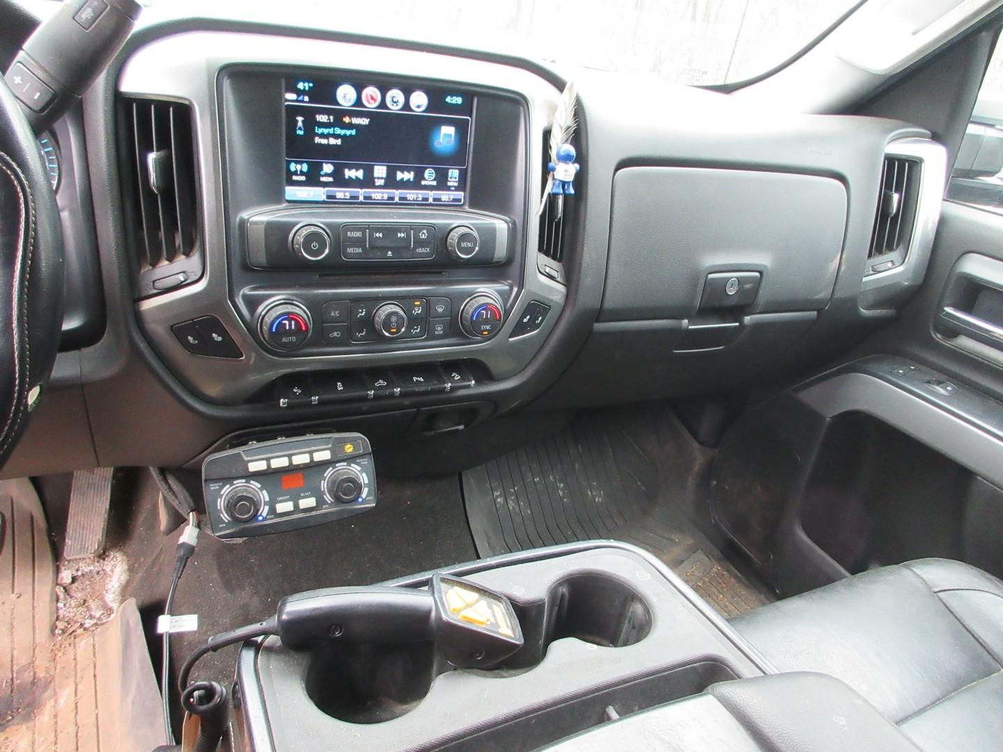 2018 Chevrolet Silverado 2500HD Flatbed Truck