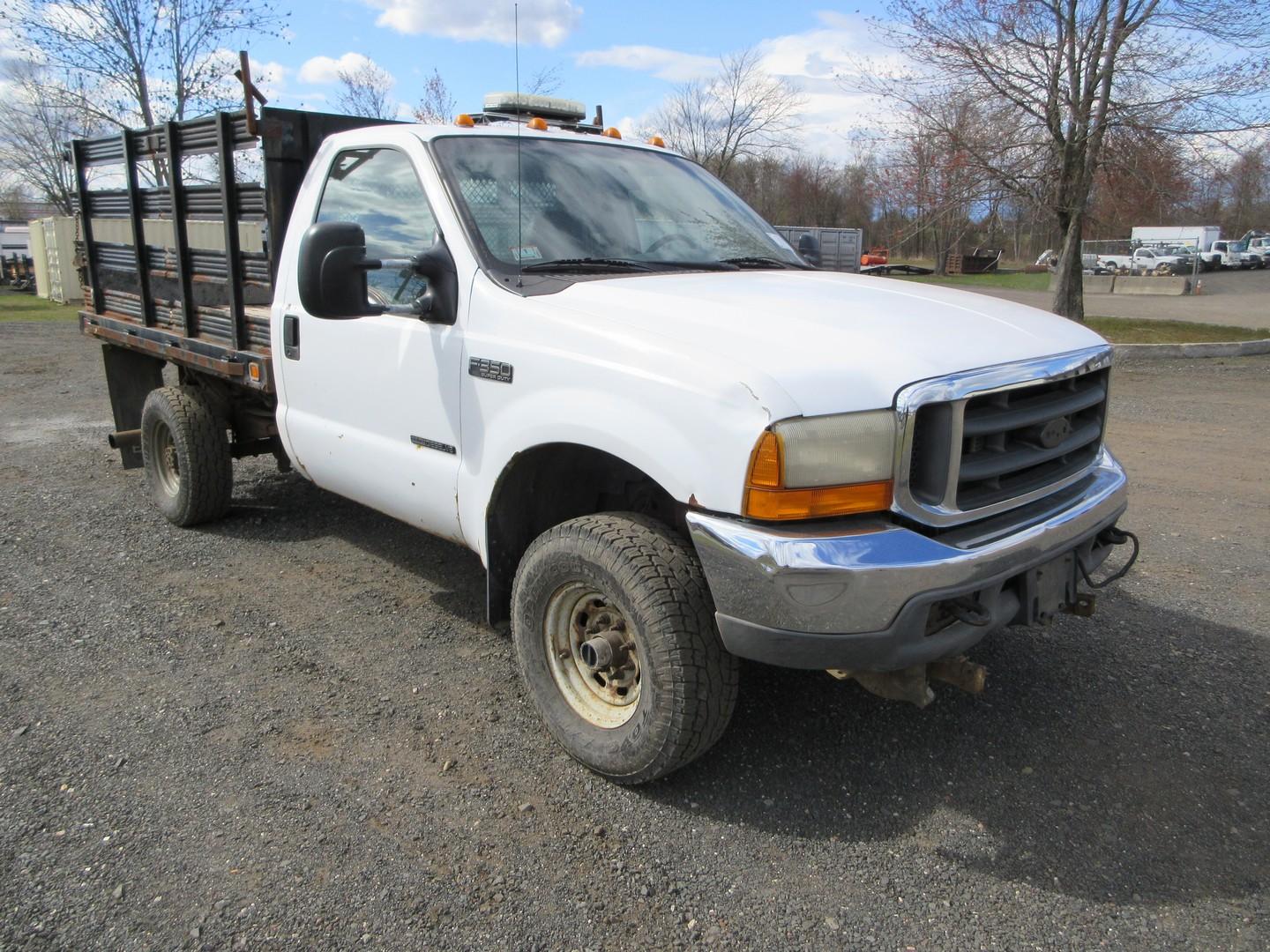 2001 Ford F-350 XL S/A Flatbed Truck