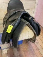 English dressage saddle Quality Nice Saddlery 9000 175, with leather girth