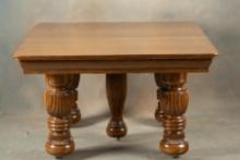 Fantastic antique quarter sawn oak Dining Table, circa 1900, originally from the country kitchen of