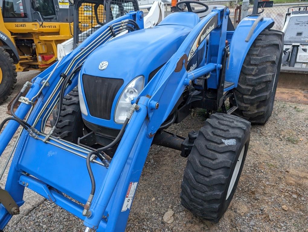 NEW HOLLAND TC48DA TRACTOR