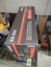 ECHO 165 MPH 391 CFM 25.4 cc Gas 2-Stroke Handheld Leaf Blower Shred N Vac, Model ES-250, Retail