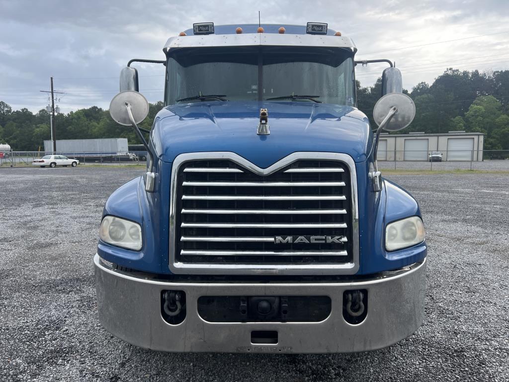 2014 Mack CXU613 Sleeper Cab Truck Tractor