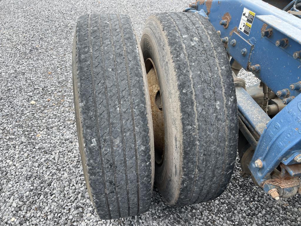 2001 Peterbuilt 379 Sleeper Truck Tractor